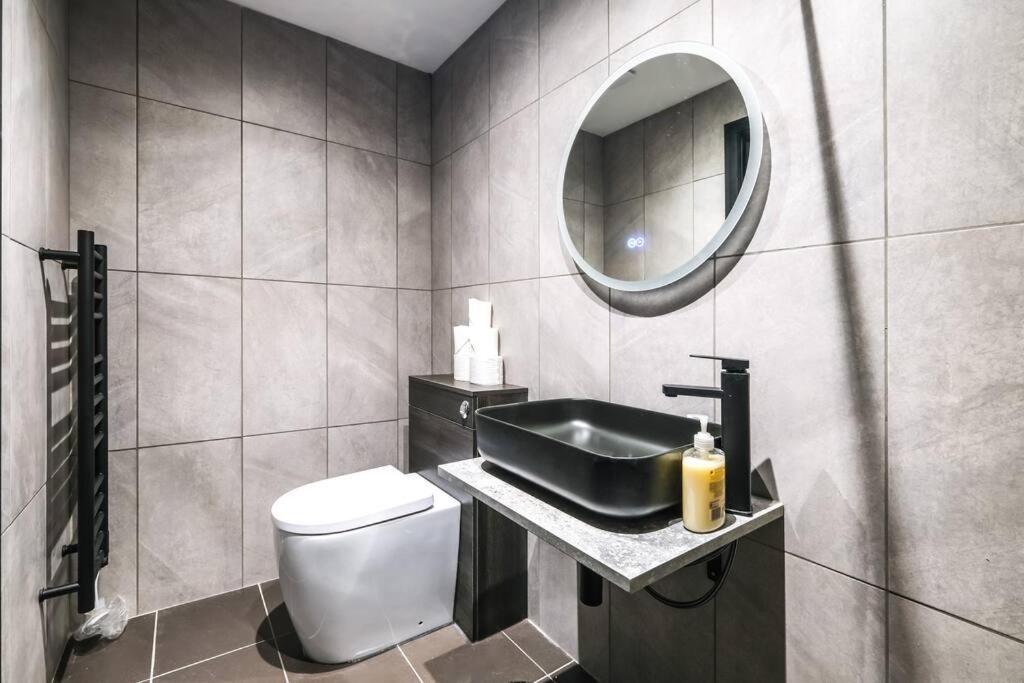 Quaint And Spacious Piccadilly Sleep 6 Vrd Appartamento